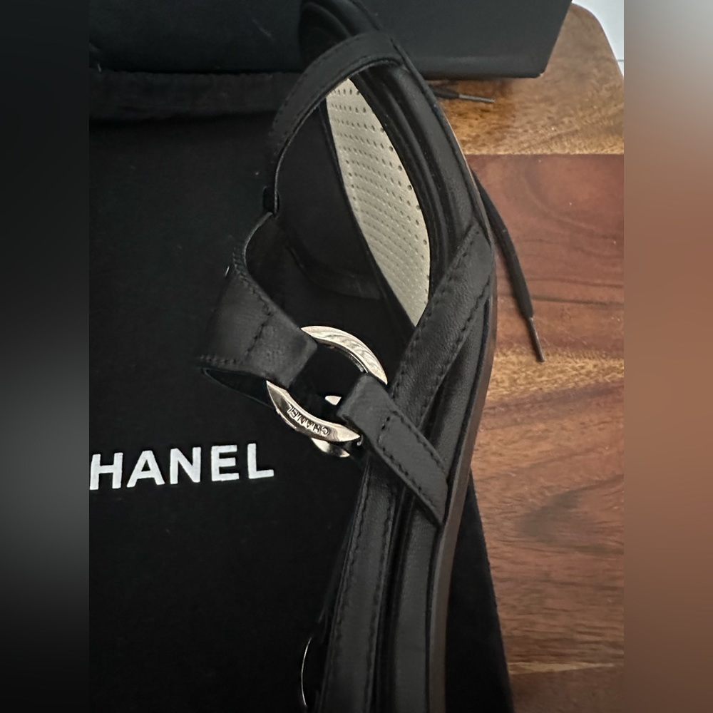 GENUINE CHANEL SLING BACK HEEL SANDALS.  SIZE 40 Gorgeous and Great Condition - Picture 5 of 16